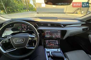 Внедорожник / Кроссовер Audi e-tron 2018 в 