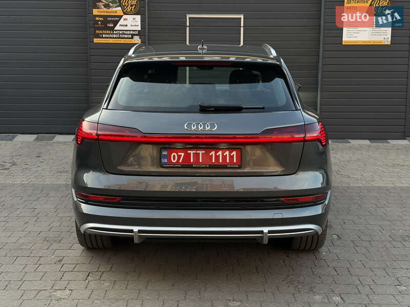 Внедорожник / Кроссовер Audi e-tron 2022 в Мукачево