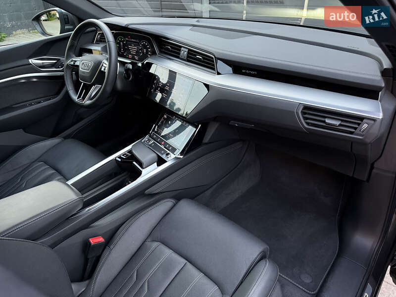Внедорожник / Кроссовер Audi e-tron 2022 в Мукачево