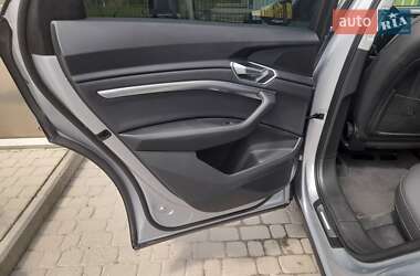 Внедорожник / Кроссовер Audi e-tron 2019 в 