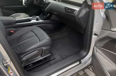 Внедорожник / Кроссовер Audi e-tron 2019 в 