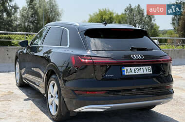 Внедорожник / Кроссовер Audi e-tron 2019 в 