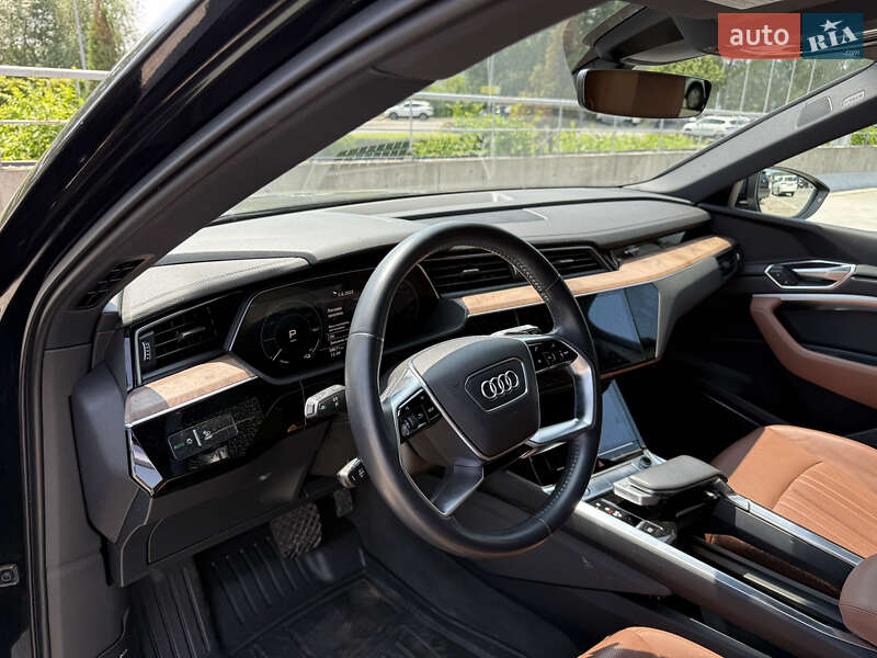 Позашляховик / Кросовер Audi e-tron 2019 в Києві