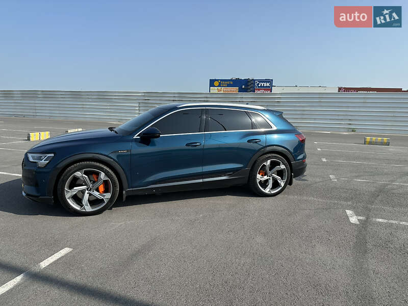 Внедорожник / Кроссовер Audi e-tron 2019 в Львове