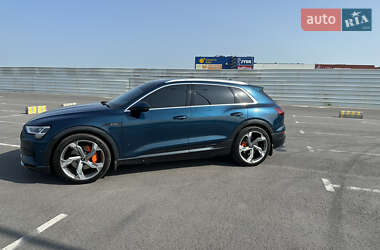 Внедорожник / Кроссовер Audi e-tron 2019 в 