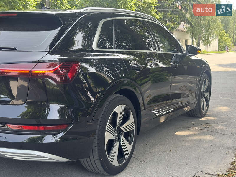 Внедорожник / Кроссовер Audi e-tron 2019 в Звягеле