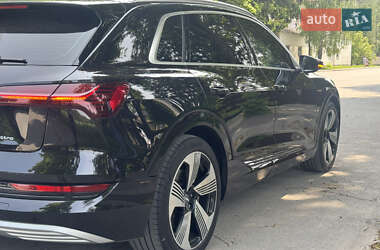 Внедорожник / Кроссовер Audi e-tron 2019 в 