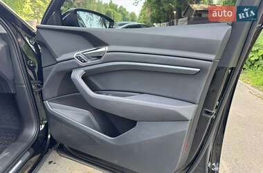Внедорожник / Кроссовер Audi e-tron 2019 в 