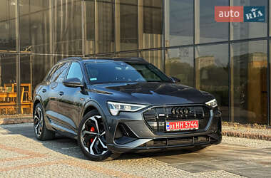 Внедорожник / Кроссовер Audi e-tron 2023 в 