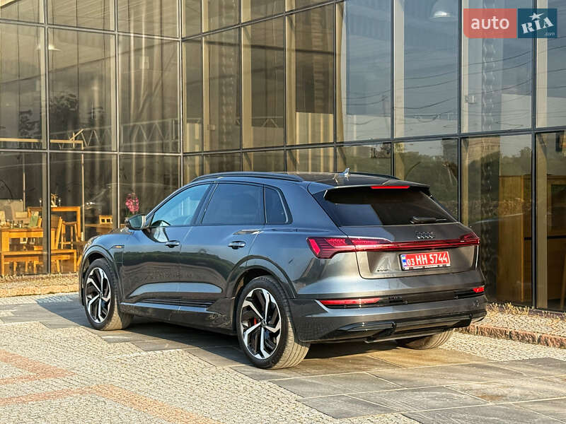 Внедорожник / Кроссовер Audi e-tron 2023 в Мукачево