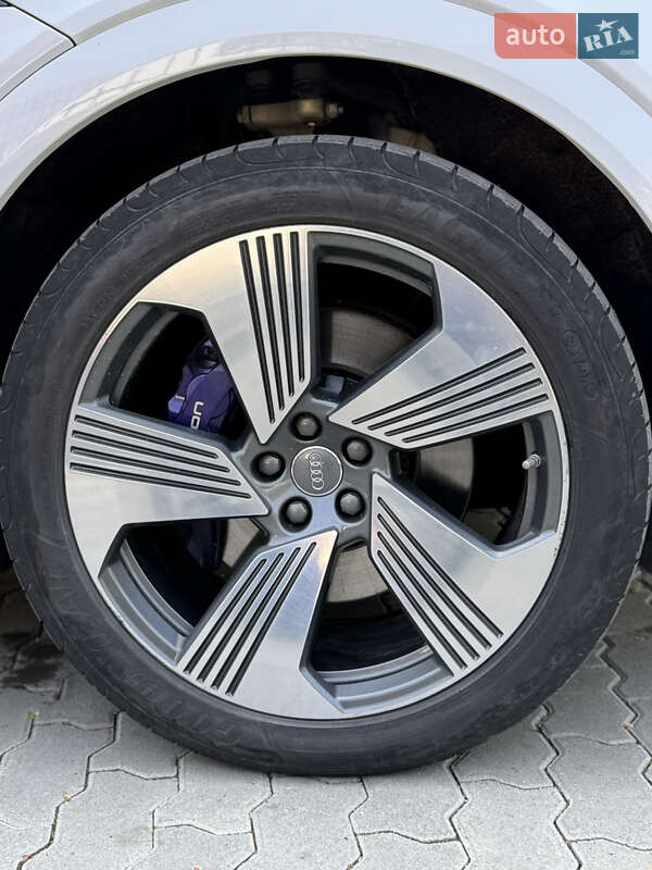 Позашляховик / Кросовер Audi e-tron 2019 в Львові