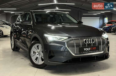 Внедорожник / Кроссовер Audi e-tron 2020 в 