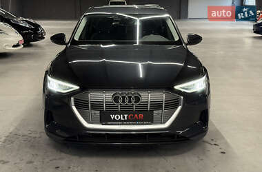 Внедорожник / Кроссовер Audi e-tron 2020 в 