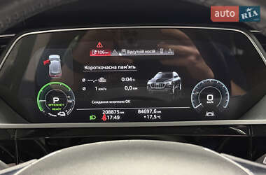 Внедорожник / Кроссовер Audi e-tron 2020 в 