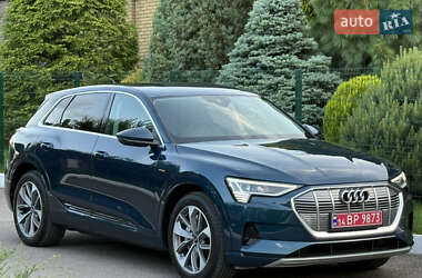 Внедорожник / Кроссовер Audi e-tron 2021 в 
