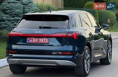 Внедорожник / Кроссовер Audi e-tron 2021 в 