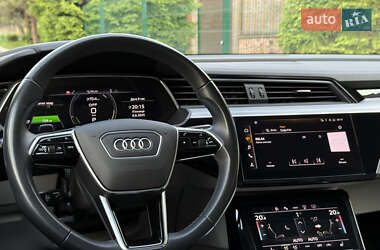 Внедорожник / Кроссовер Audi e-tron 2021 в 