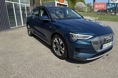 Внедорожник / Кроссовер Audi e-tron 2020 в 