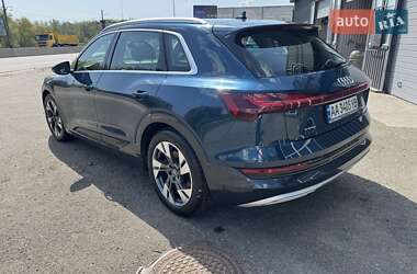 Внедорожник / Кроссовер Audi e-tron 2020 в 