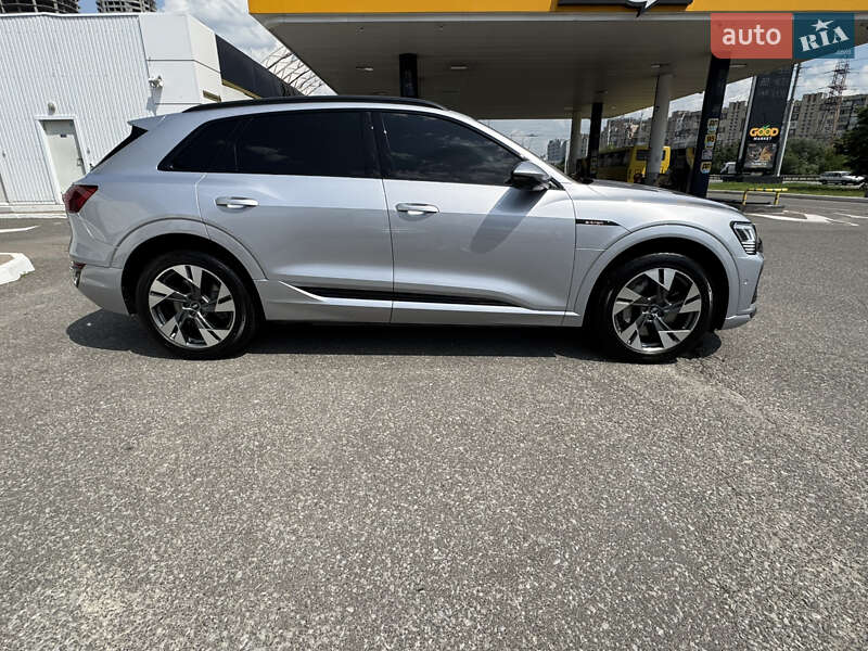 Внедорожник / Кроссовер Audi e-tron 2020 в Киеве