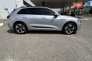 Внедорожник / Кроссовер Audi e-tron 2020 в 