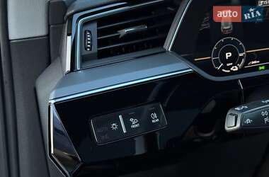 Позашляховик / Кросовер Audi e-tron 2020 в 