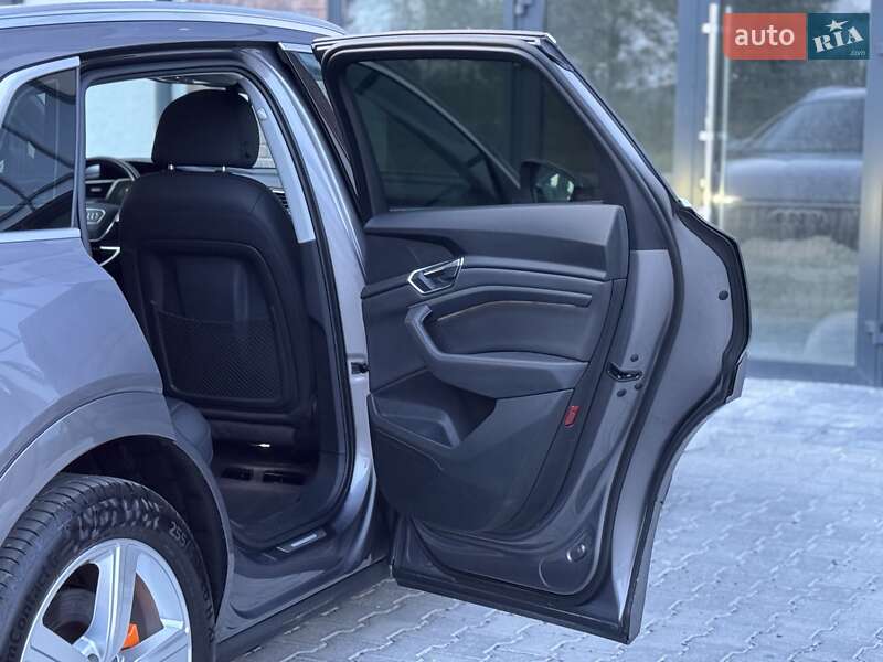 Внедорожник / Кроссовер Audi e-tron 2020 в Тернополе