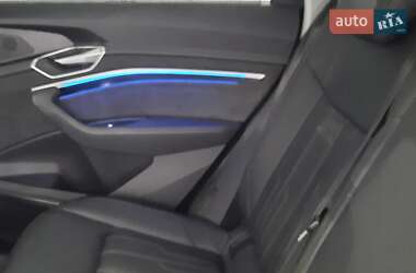 Внедорожник / Кроссовер Audi e-tron 2020 в 