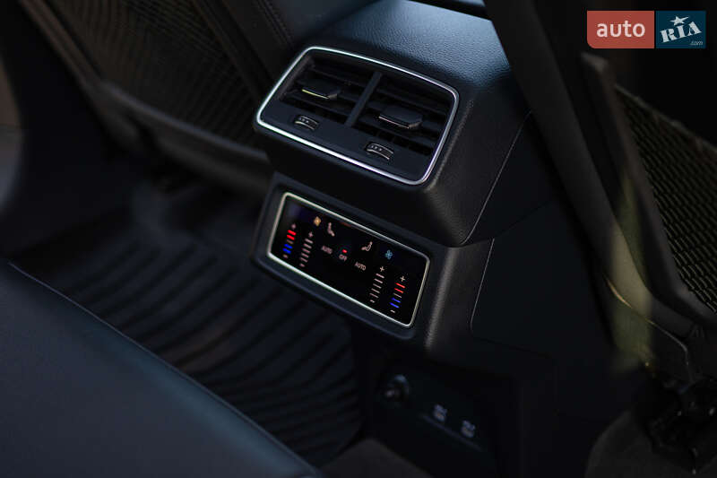 Внедорожник / Кроссовер Audi e-tron 2020 в Ужгороде