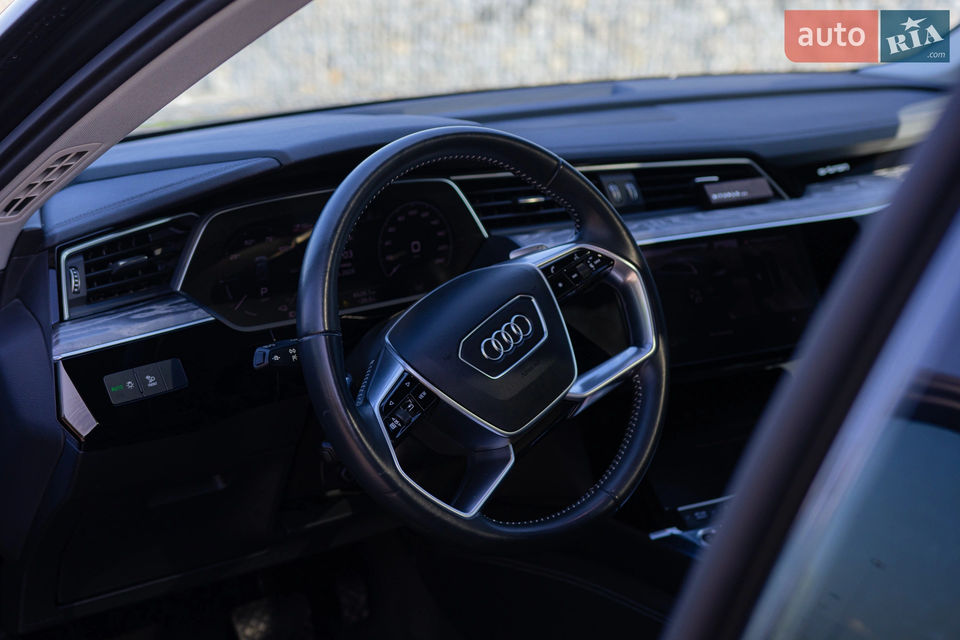 2020 Audi e-tron - мініатюра 40