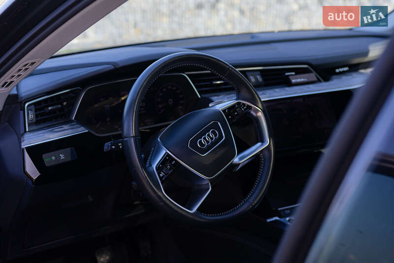 Внедорожник / Кроссовер Audi e-tron 2020 в Ужгороде