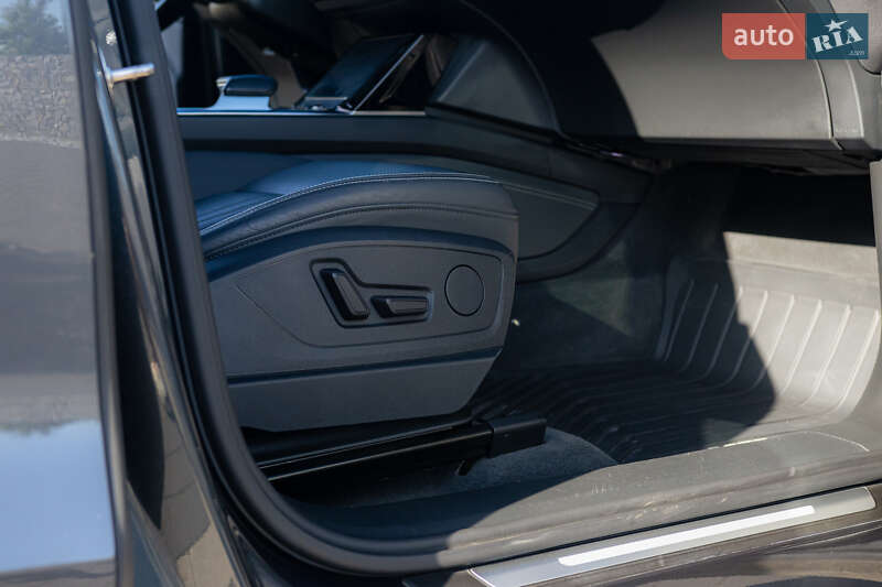 Внедорожник / Кроссовер Audi e-tron 2020 в Ужгороде