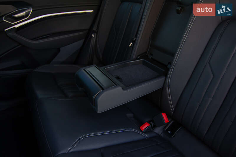 Внедорожник / Кроссовер Audi e-tron 2020 в Ужгороде