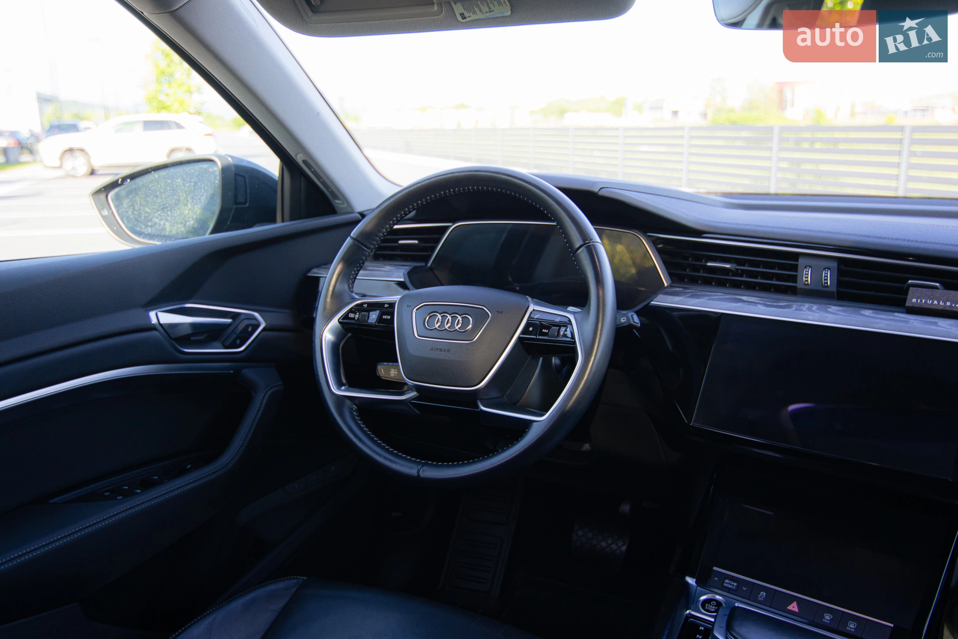 2020 Audi e-tron - мініатюра 70