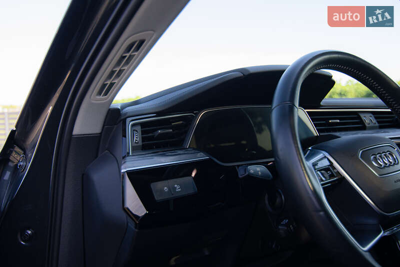Внедорожник / Кроссовер Audi e-tron 2020 в Ужгороде