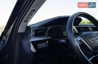 Внедорожник / Кроссовер Audi e-tron 2020 в 