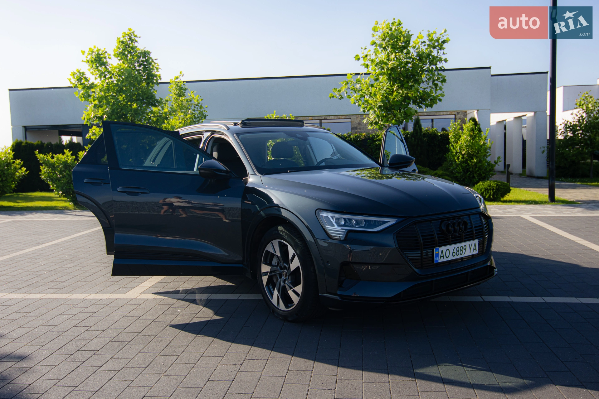 2020 Audi e-tron - мініатюра 5