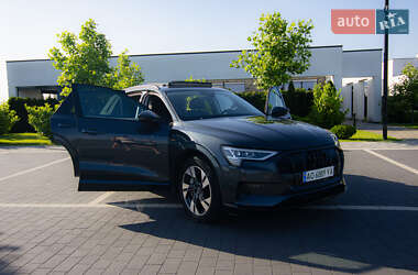 Внедорожник / Кроссовер Audi e-tron 2020 в 