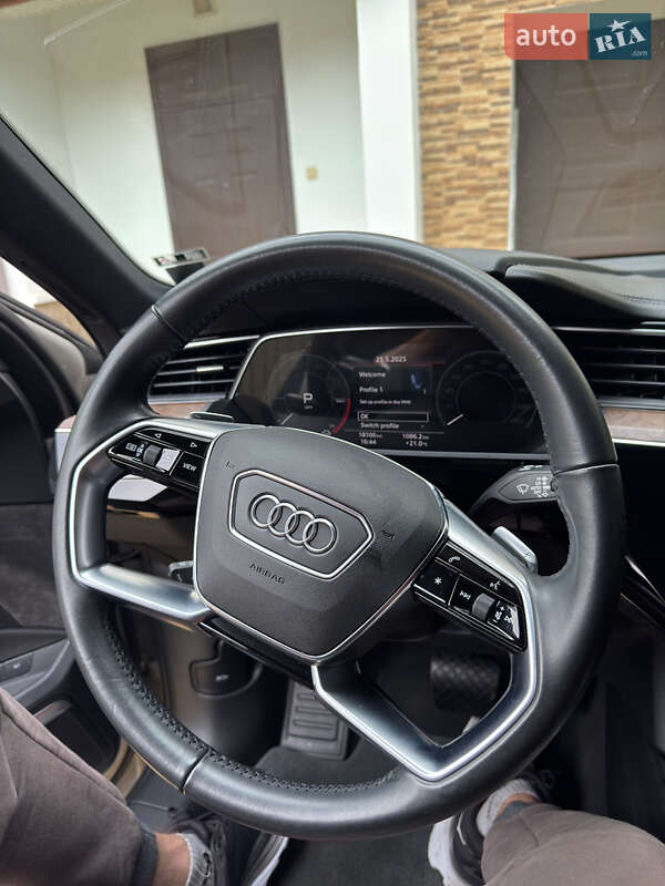 Позашляховик / Кросовер Audi e-tron 2019 в Одесі