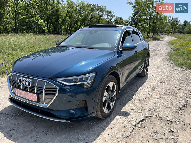 Внедорожник / Кроссовер Audi e-tron 2020 в Днепре