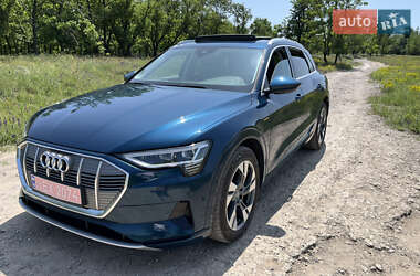 Внедорожник / Кроссовер Audi e-tron 2020 в 