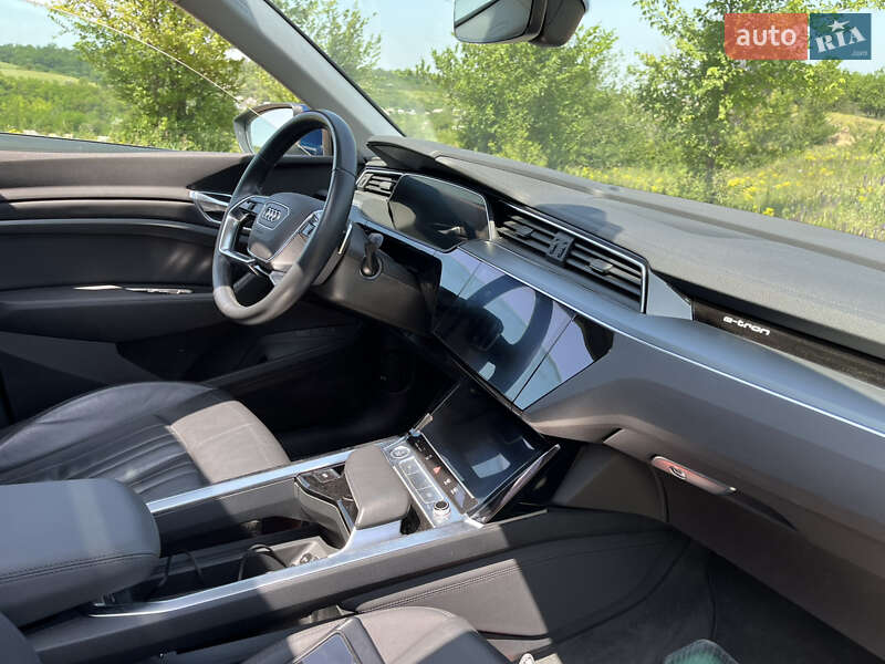 Внедорожник / Кроссовер Audi e-tron 2020 в Днепре
