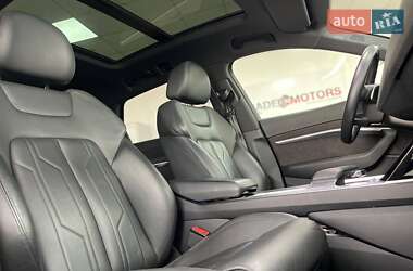 Внедорожник / Кроссовер Audi e-tron 2019 в 