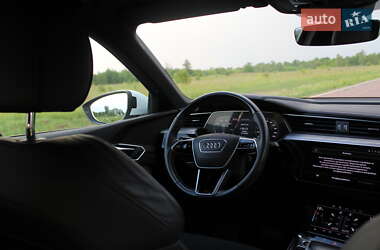Внедорожник / Кроссовер Audi e-tron 2021 в 