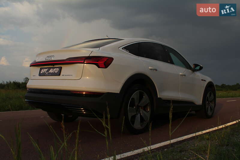 Внедорожник / Кроссовер Audi e-tron 2021 в Киеве