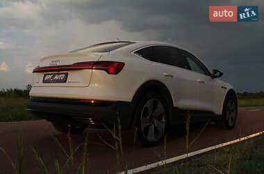 Внедорожник / Кроссовер Audi e-tron 2021 в 