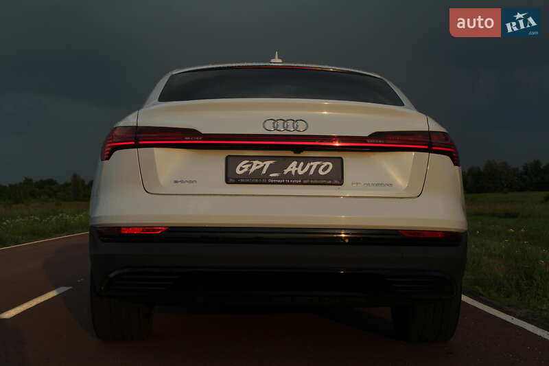Внедорожник / Кроссовер Audi e-tron 2021 в Киеве