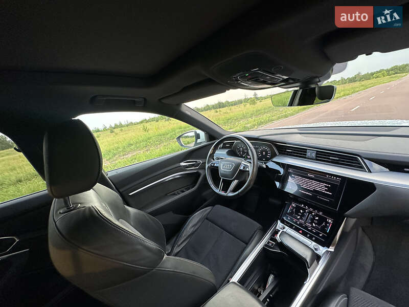 Внедорожник / Кроссовер Audi e-tron 2021 в Киеве
