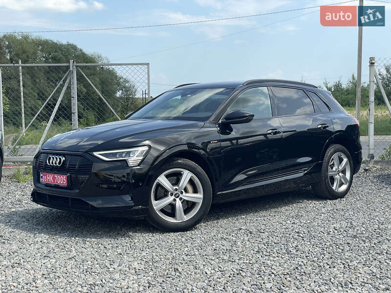 Внедорожник / Кроссовер Audi e-tron 2021 в 