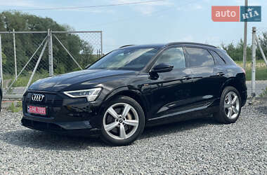 Внедорожник / Кроссовер Audi e-tron 2021 в 